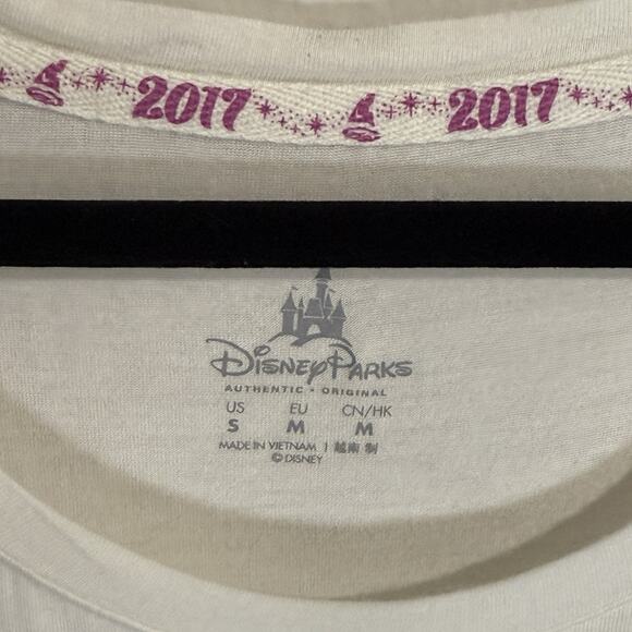 Disney Parks 2017 Cinderella Castle Graphic Tee Rhinestones Women’s Small USA - Picture 7 of 13